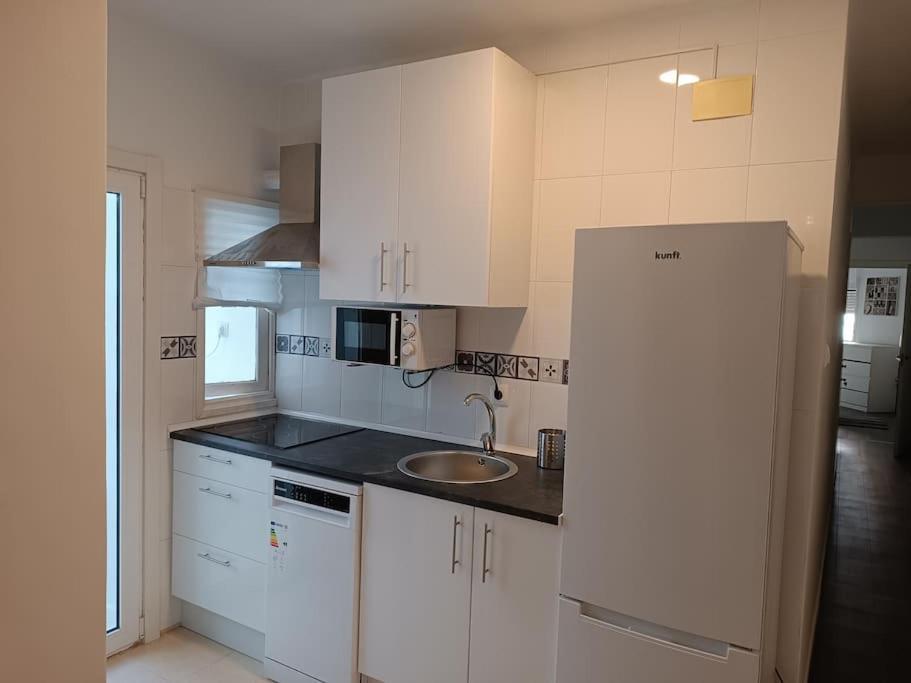 Estupendo Piso Renovado A 30 Metros De La Playa Daire Almería Dış mekan fotoğraf