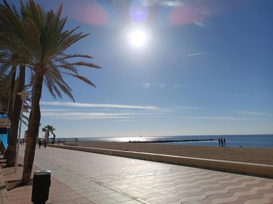 Estupendo Piso Renovado A 30 Metros De La Playa Daire Almería Dış mekan fotoğraf