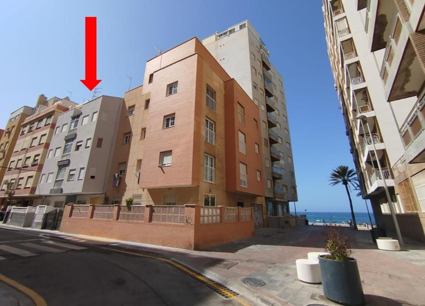 Estupendo Piso Renovado A 30 Metros De La Playa Daire Almería Dış mekan fotoğraf